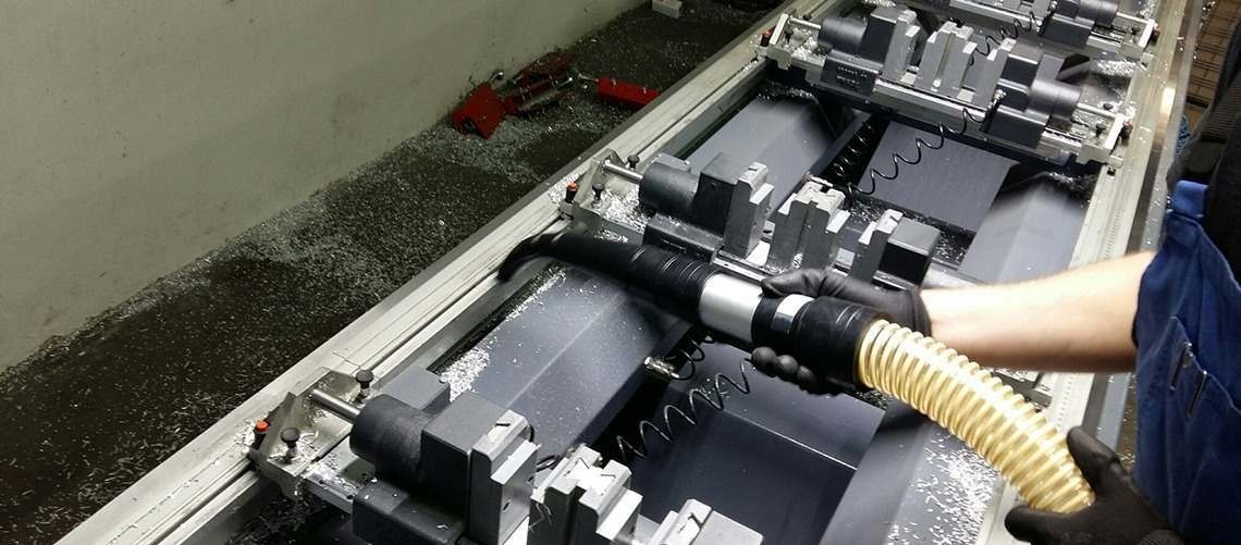 Industriële stofzuiger voor de metaalbewerking en engineering industrie